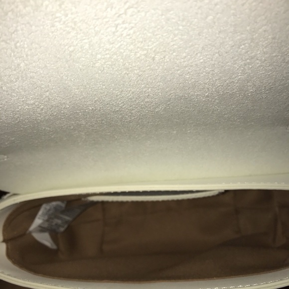 SOLD ON DE POP NWOT Gap white purse - Picture 4 of 4